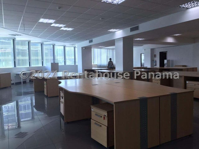 Convenient Commercial Office